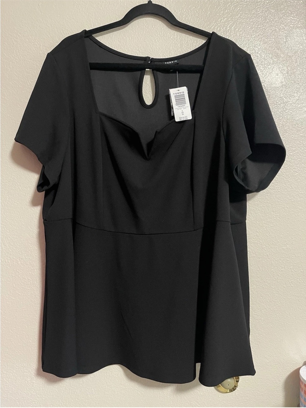torrid Black Short Sleeve Peplum Sweetheart Neckline Scuba Knit Size 4X NWT